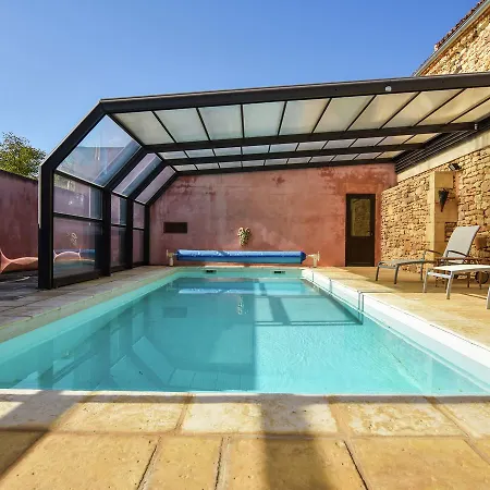 La Double Maison